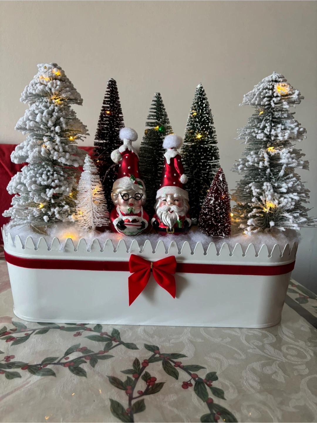 Christmas Santa & Mrs. Claus Figurine Display