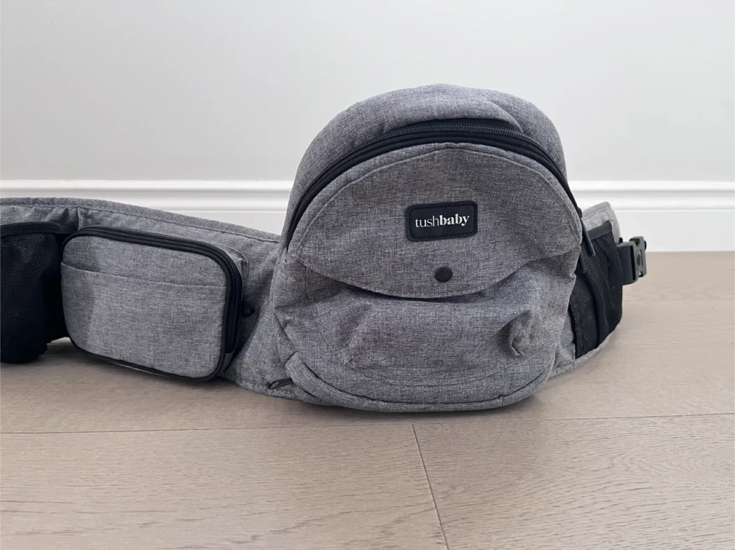 Tushbaby Hip Carrier for Babies & Toddlers: Grey image indicator(3)