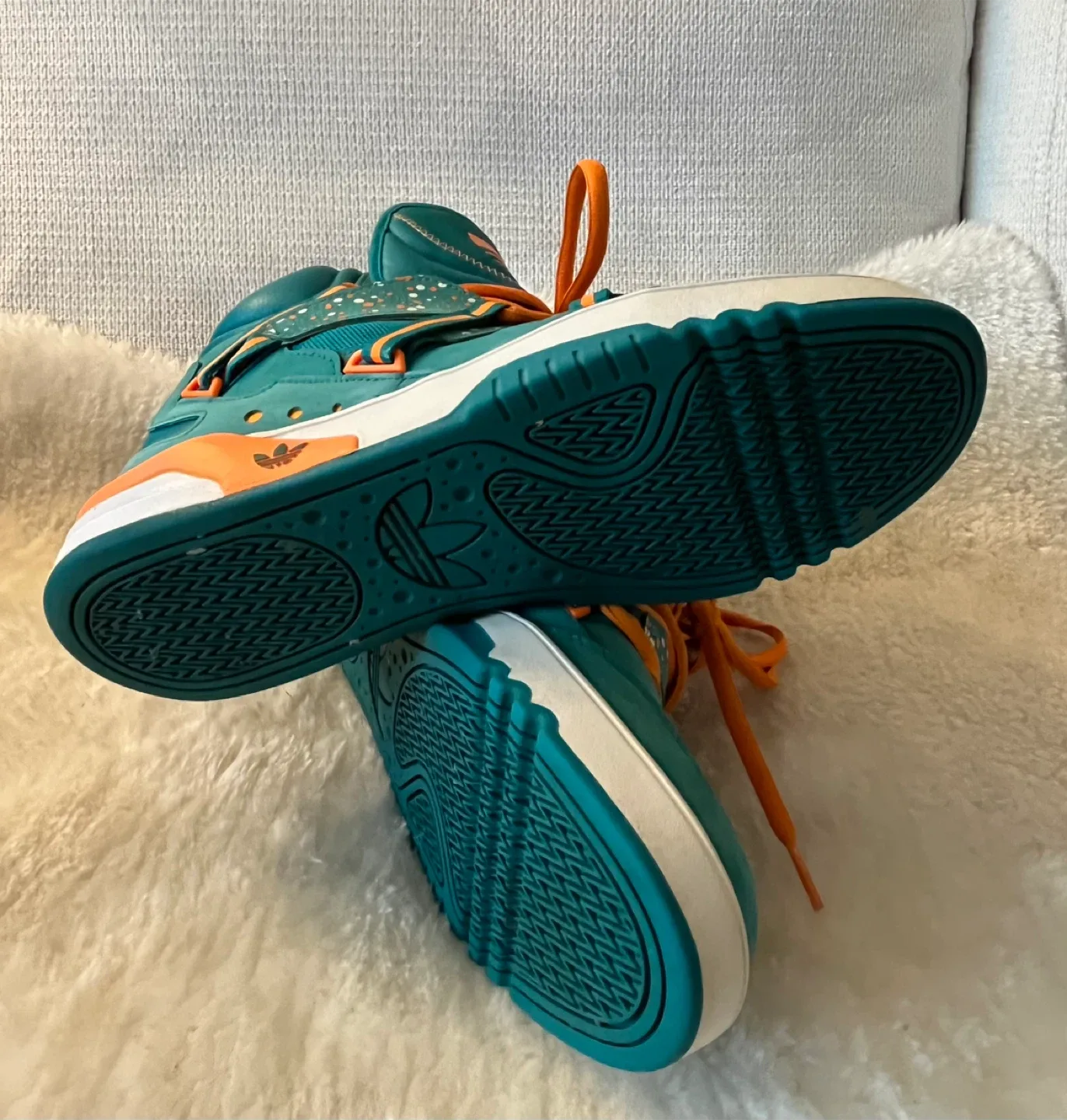 Adidas High Top Basketball Sneakers Men Size 10 image indicator(9)