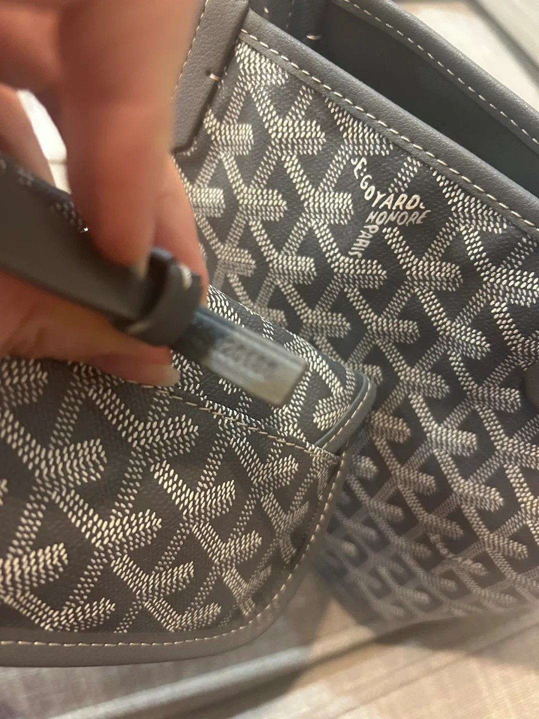 Goyardine Reversible Anjou Mini Gray image indicator(6)