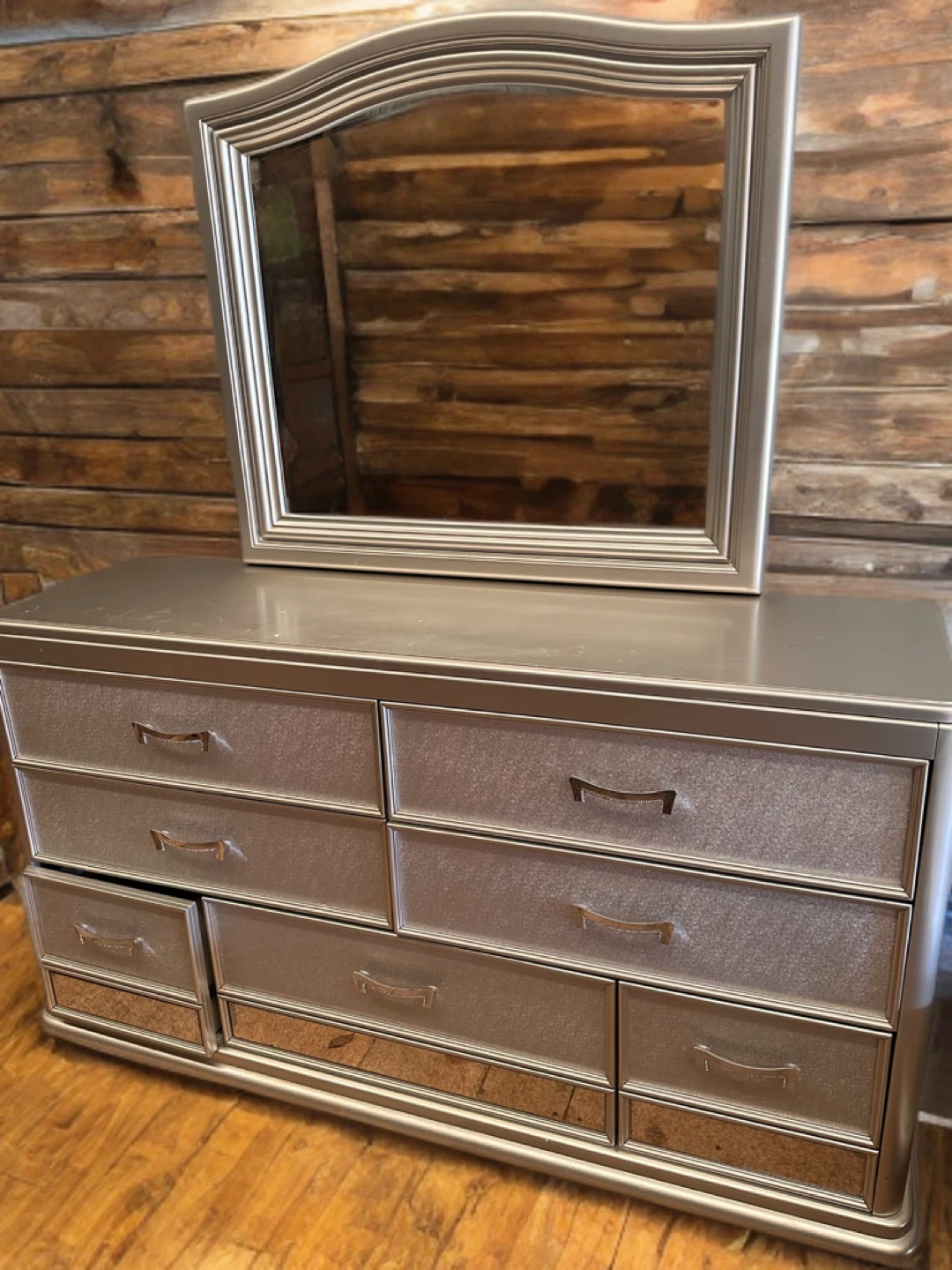 Bedroom Set - Bed, Dresser, Nightstand, Mirror #cleanout - photo 2
