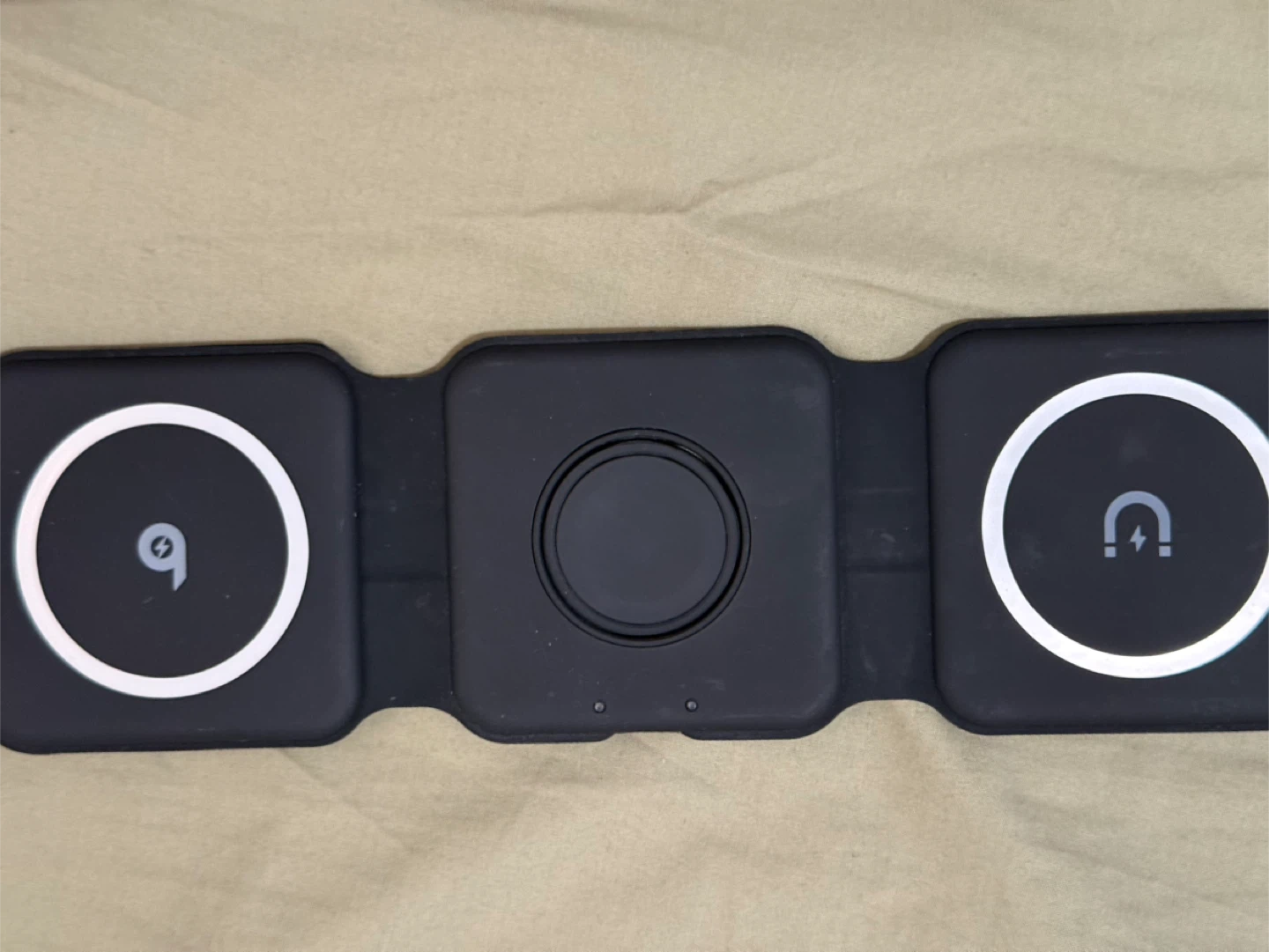 3 in 1 Foldable Wireless Charger Pad - Black - photo 4