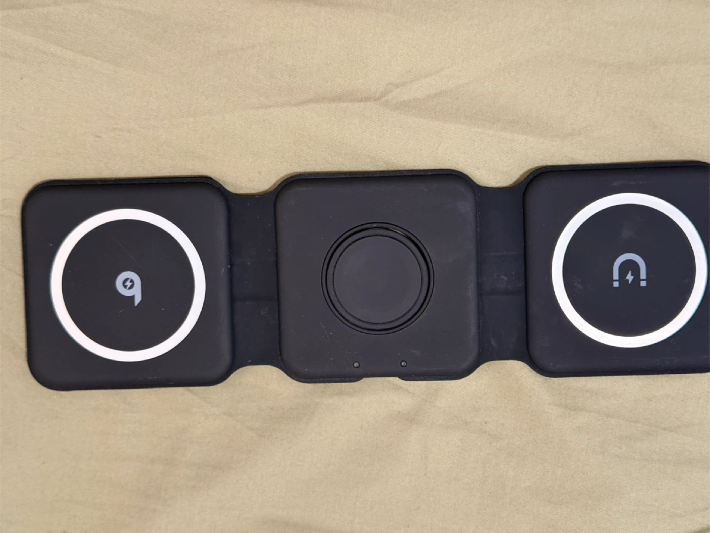 3 in 1 Foldable Wireless Charger Pad - Black - photo 2