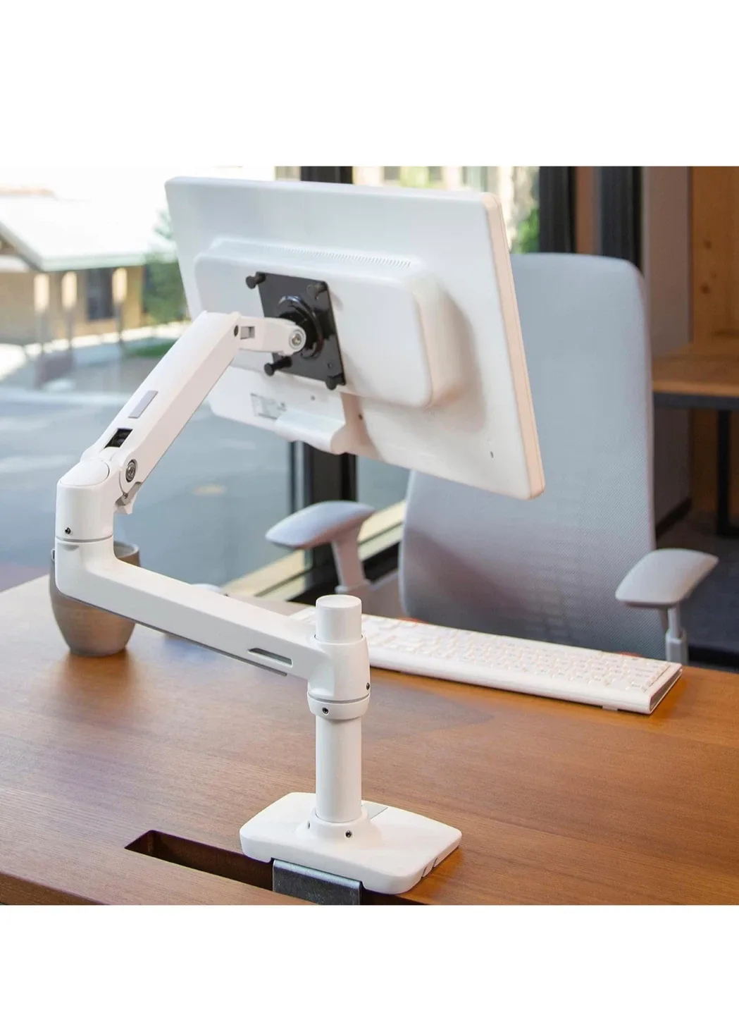 Ergotron Monitor Arm - White image indicator(2)