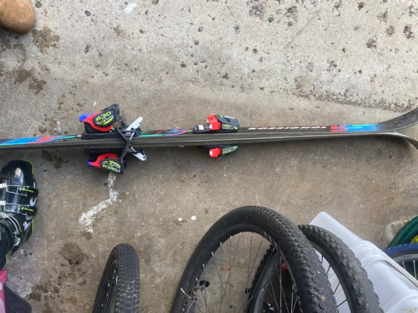 Rossignol V3 Junior All Terrain Skis Size 140