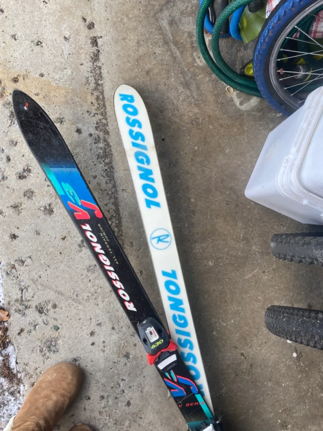 Rossignol V3 Junior All Terrain Skis Size 140 image indicator(5)