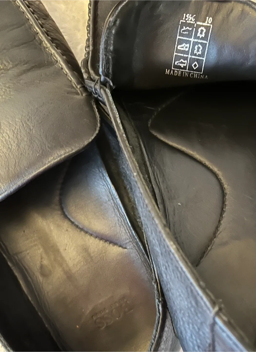 Hugo Boss Black Leather Loafers - Size 10 image indicator(5)