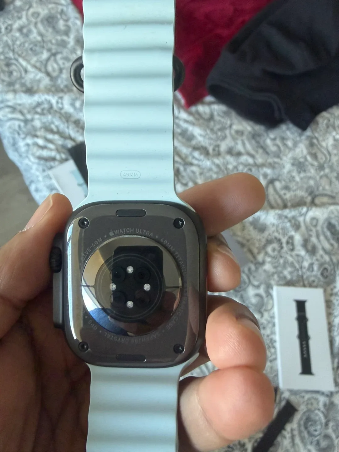 Apple Watch Ultra 2 black image indicator(8)