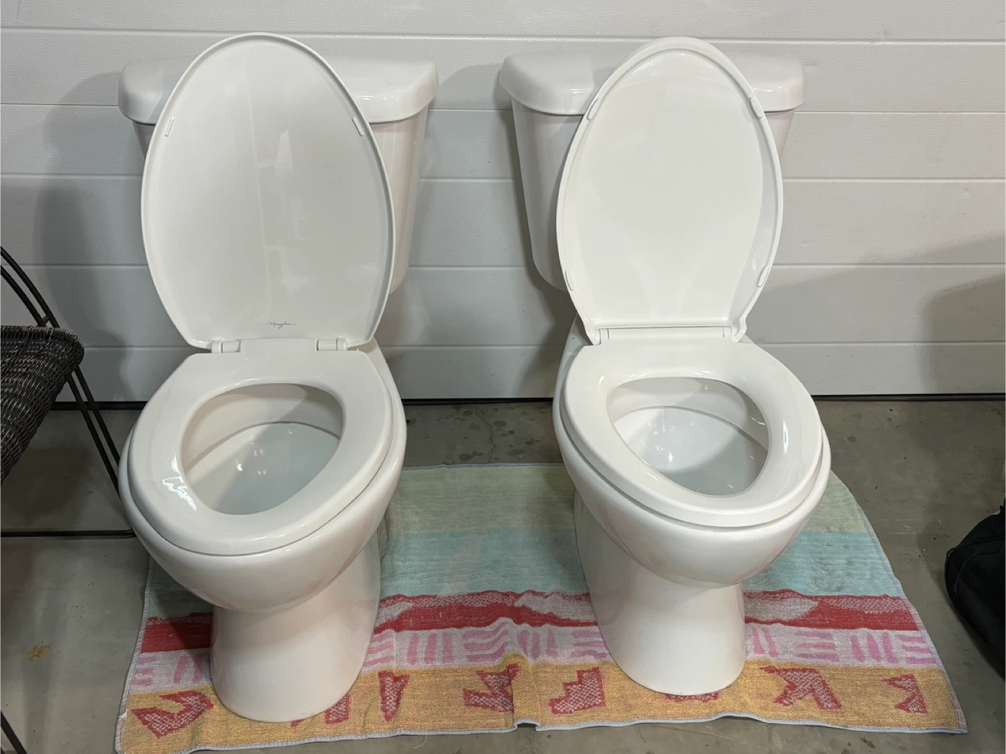 1 left Western White Toilets - photo 2