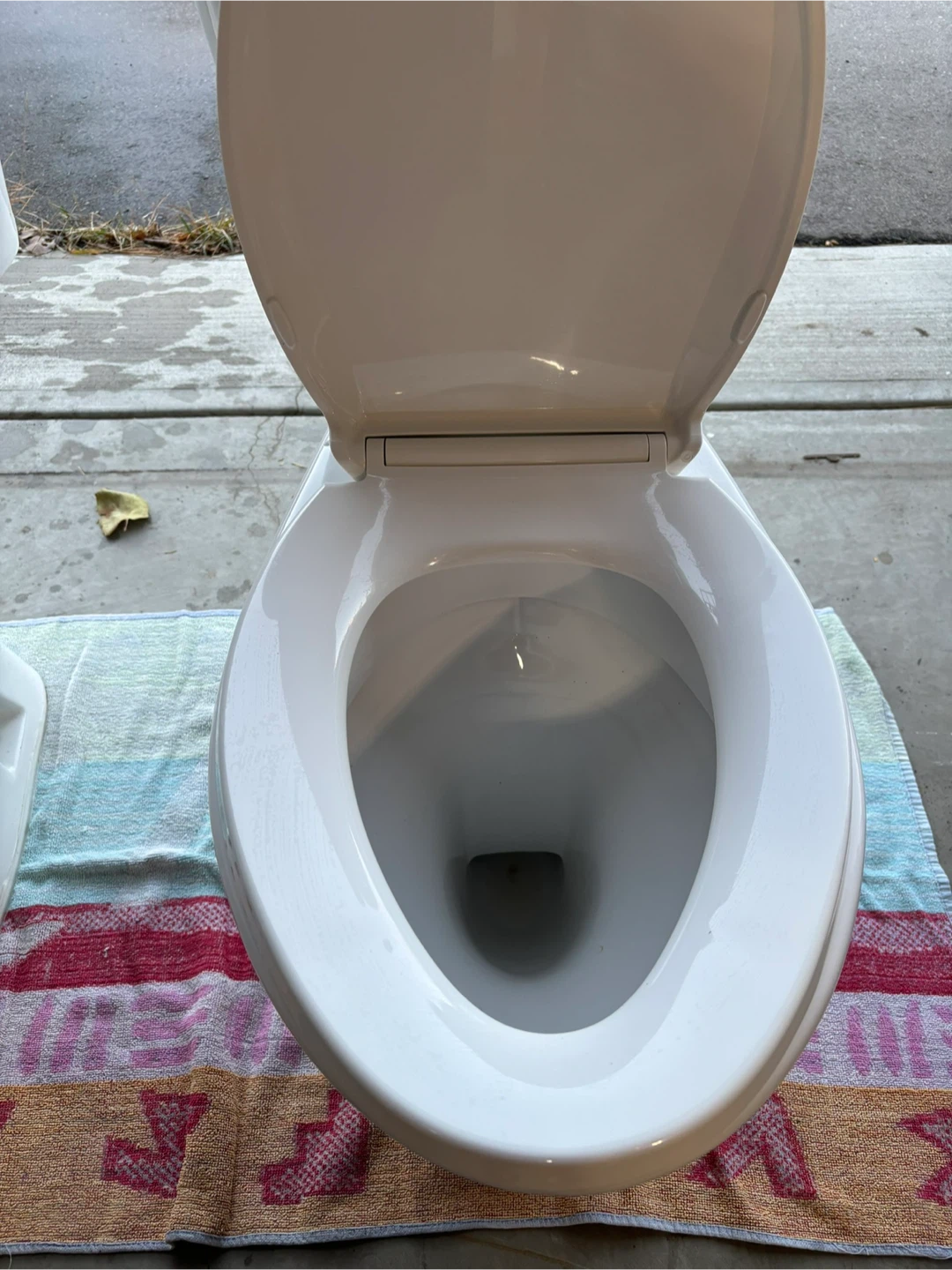 1 left Western White Toilets - photo 4