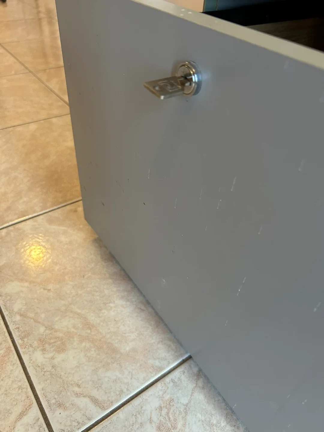 Grey 2-Drawer Locking Filing Cabinet image indicator(4)