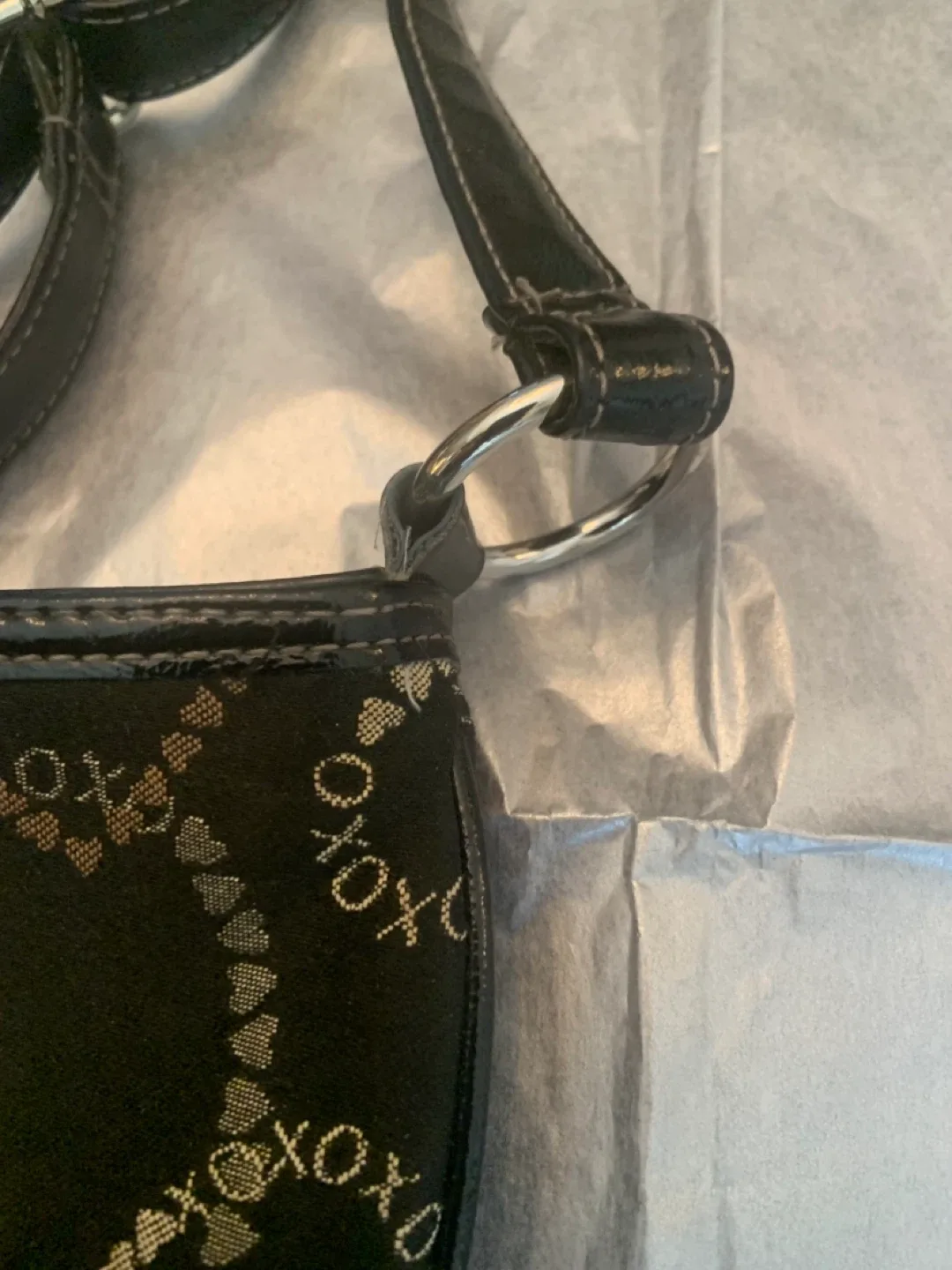 XOXO Black Patterned CROSSBODY Bag image indicator(4)