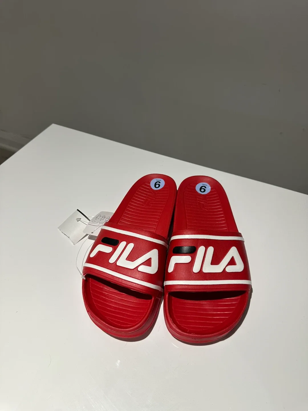 New Fila Slides - Size 9US image indicator(3)