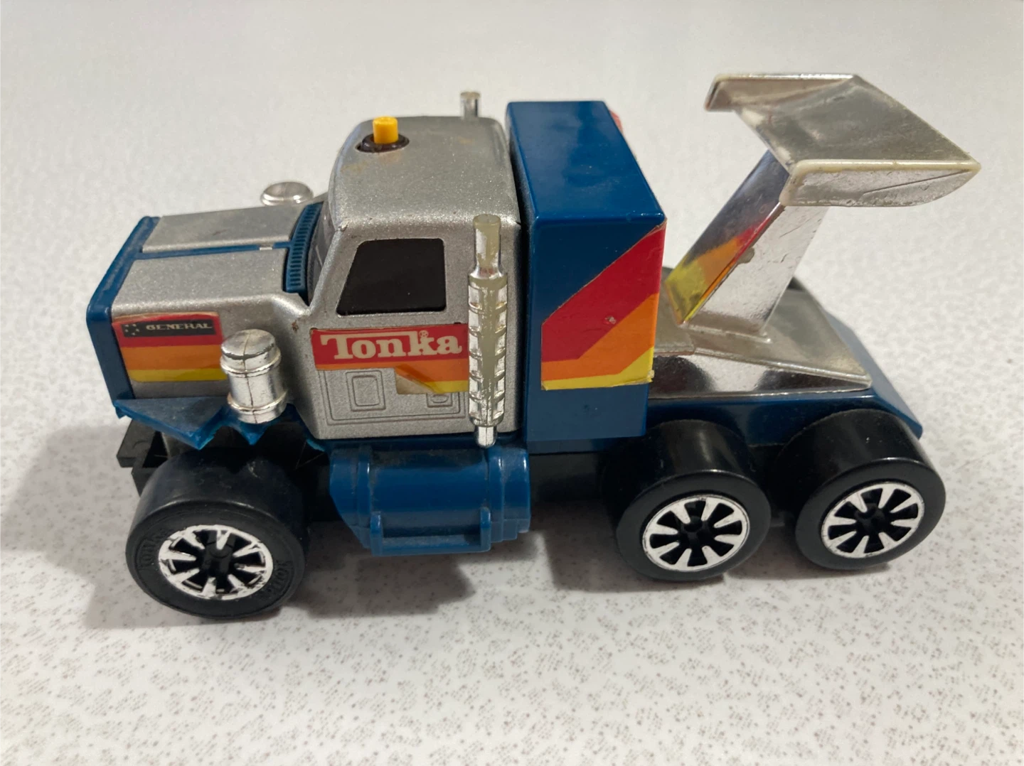 Vintage Tonka GMC General Toy Truck - photo 2