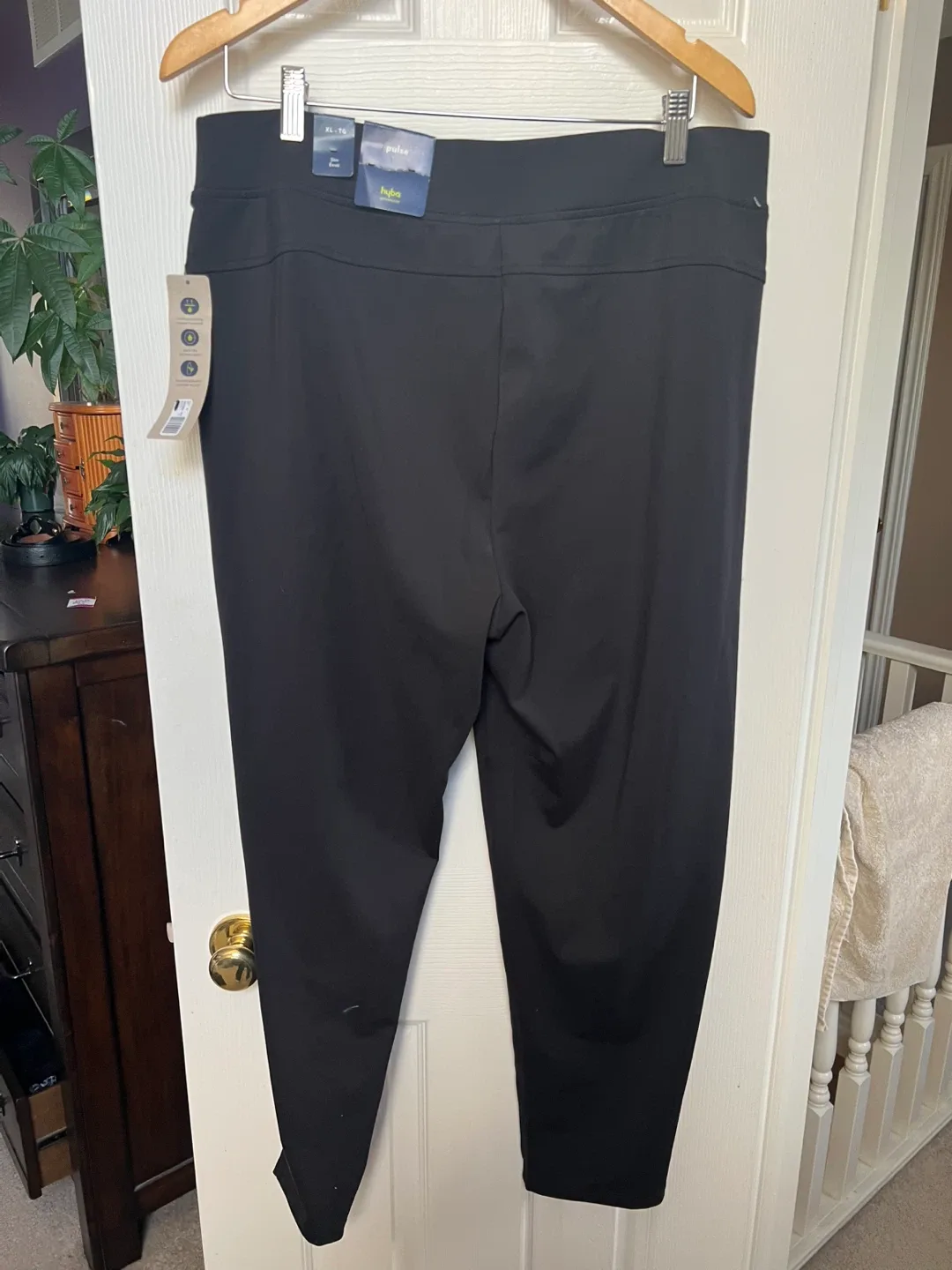 Hyba Pulse Black Pants - Size XL - New with Tags image indicator(3)