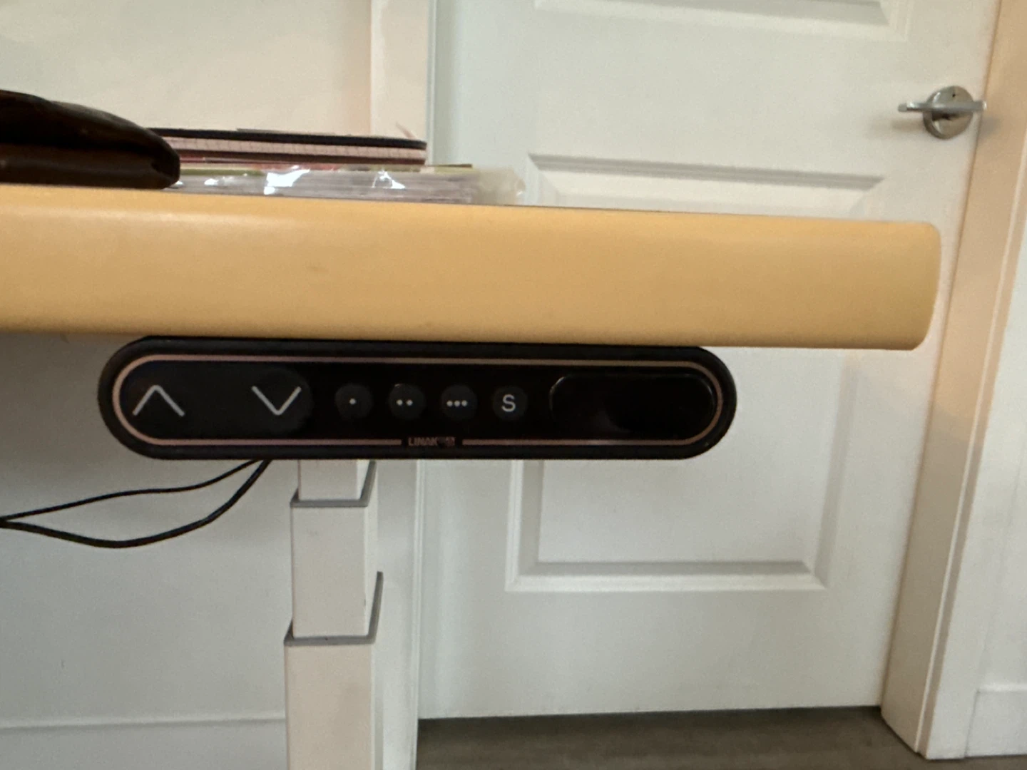 Adjustable Standing Desk - Light Wood - photo 3