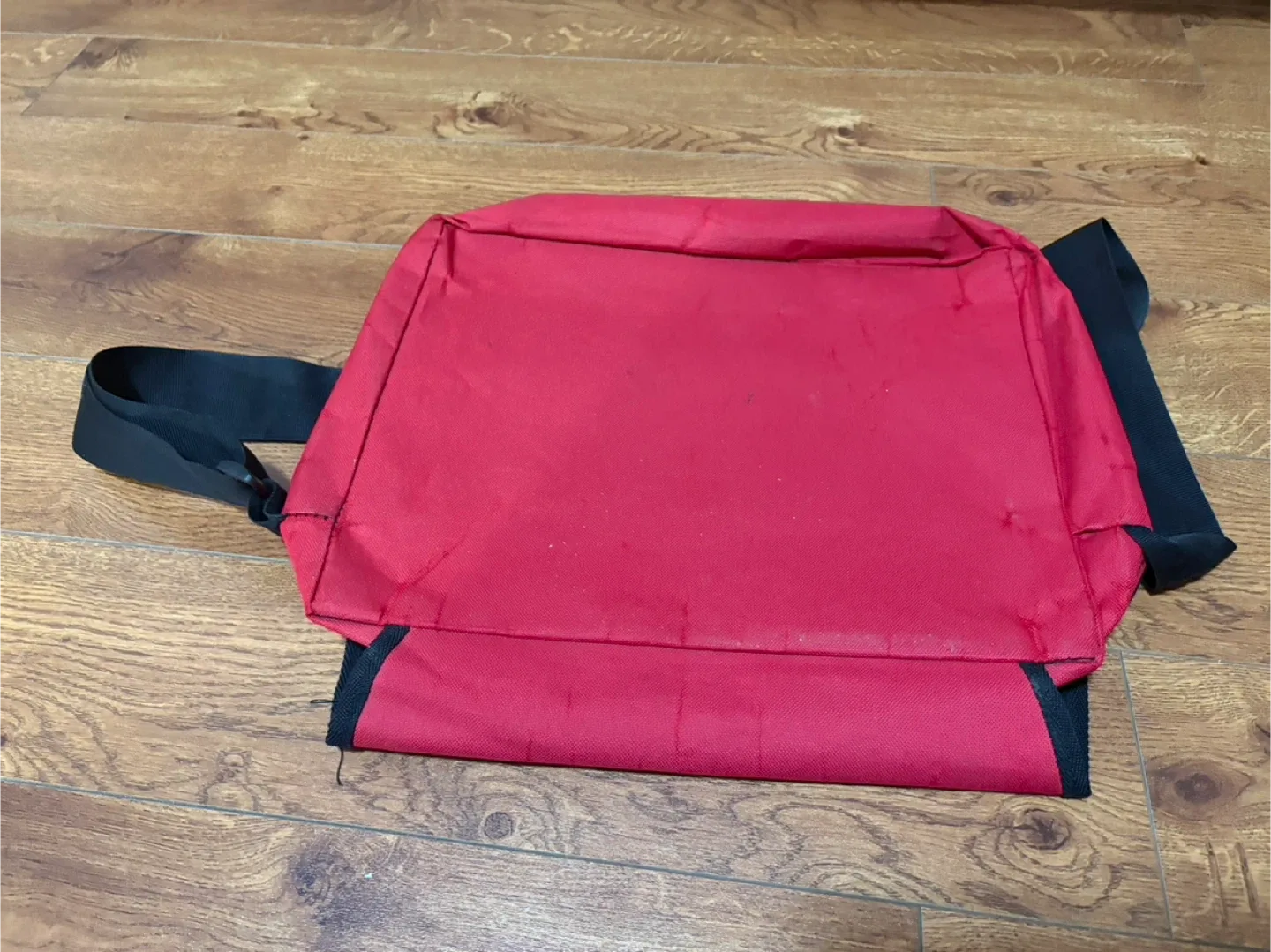 Red Messenger Bag image indicator(3)