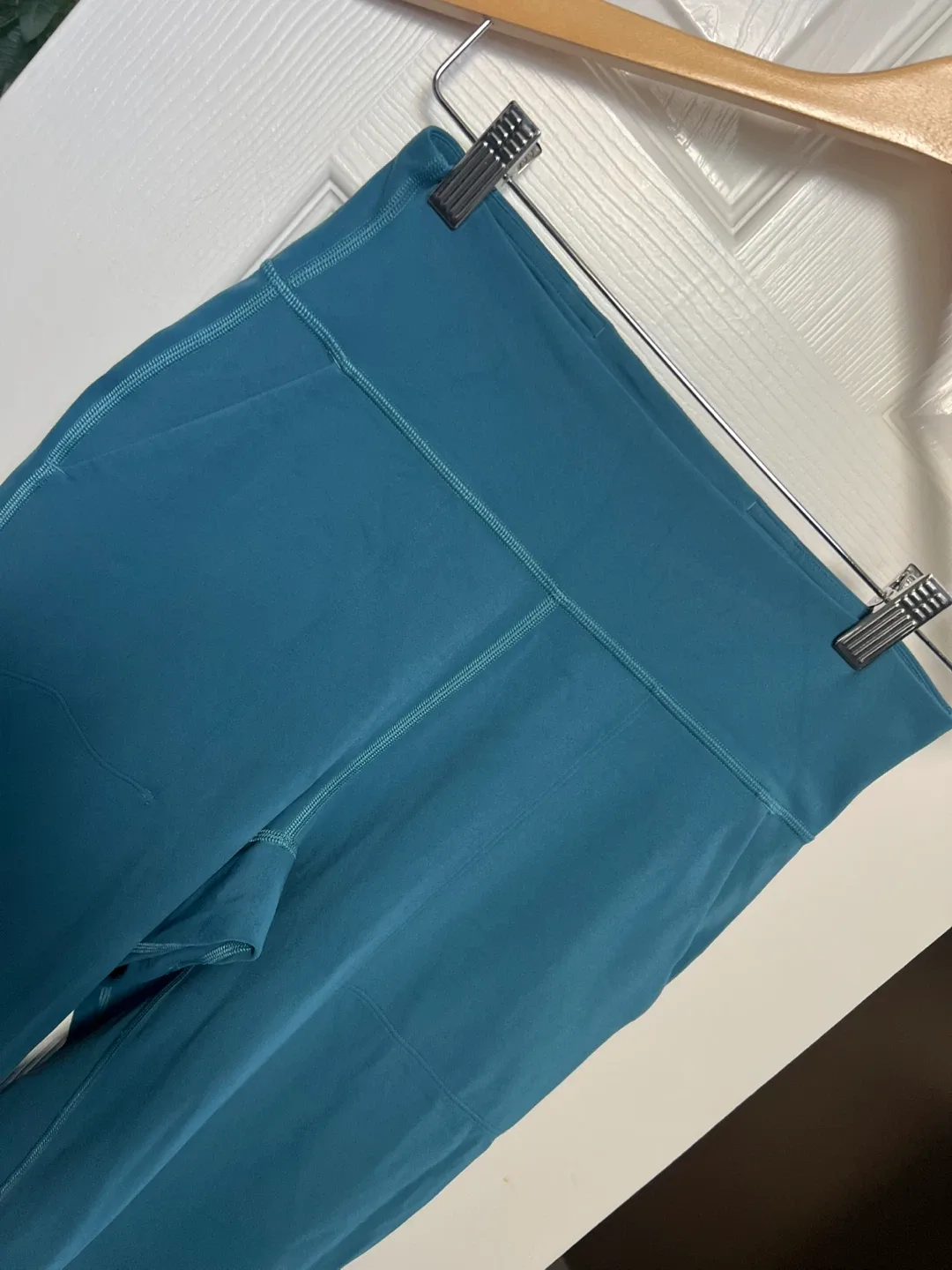 Lululemon align Joggers Size 6 Teal image indicator(2)