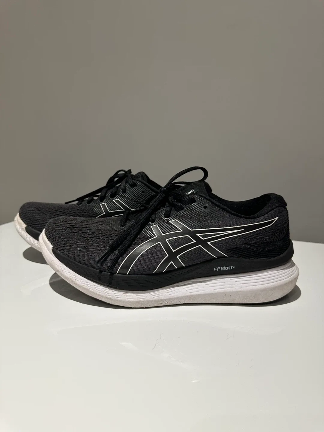 Asics Black Running Shoes - size 8US image indicator(2)