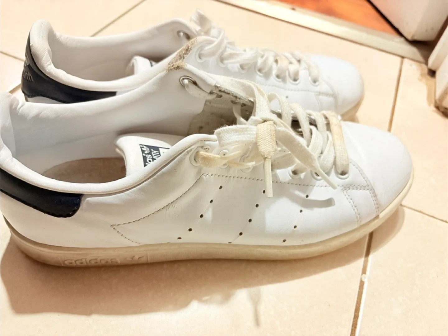 Adidas Stan Smith White Sneakers - Size 8 image indicator(2)