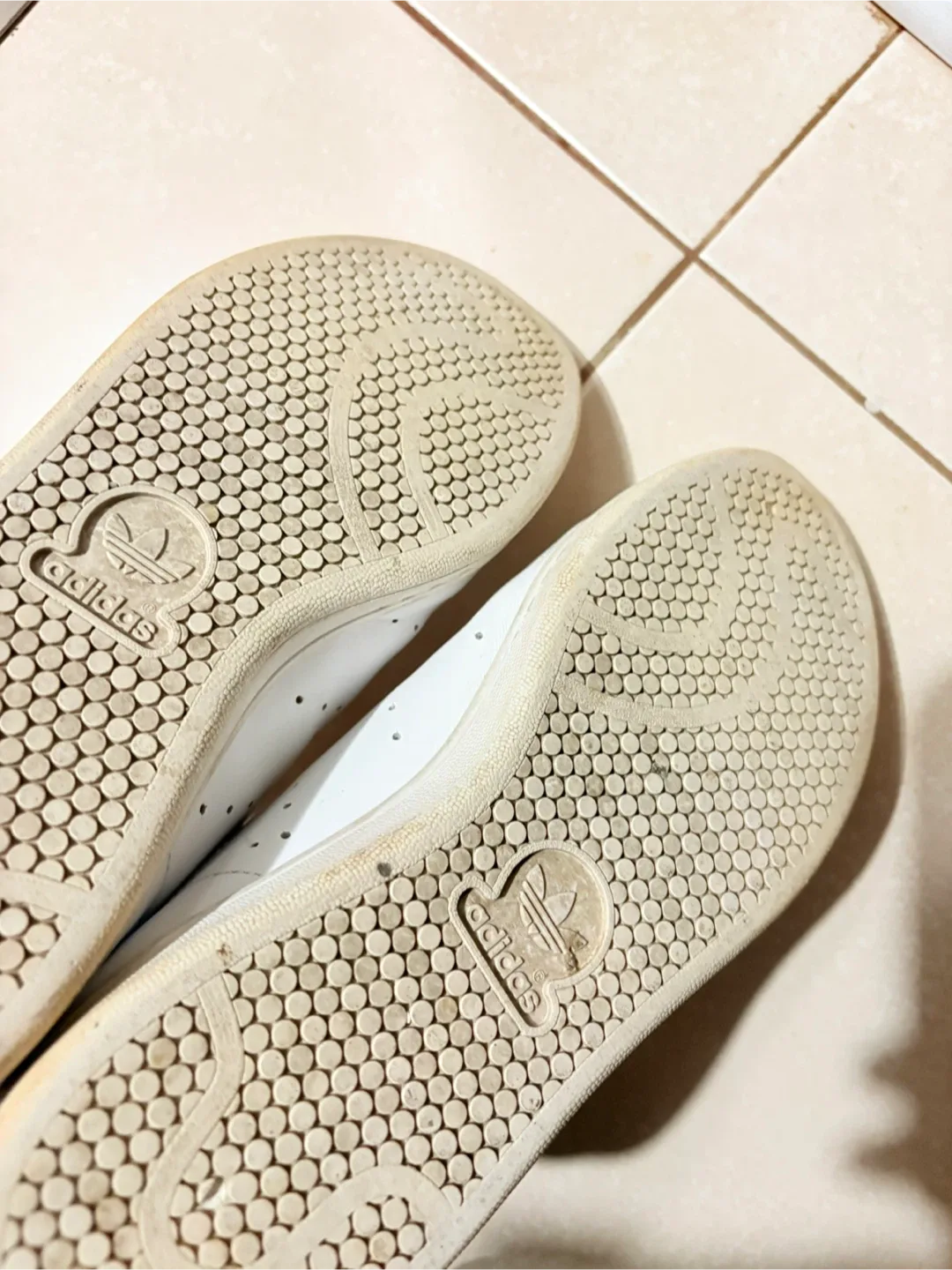 Adidas Stan Smith White Sneakers - Size 8 image indicator(5)