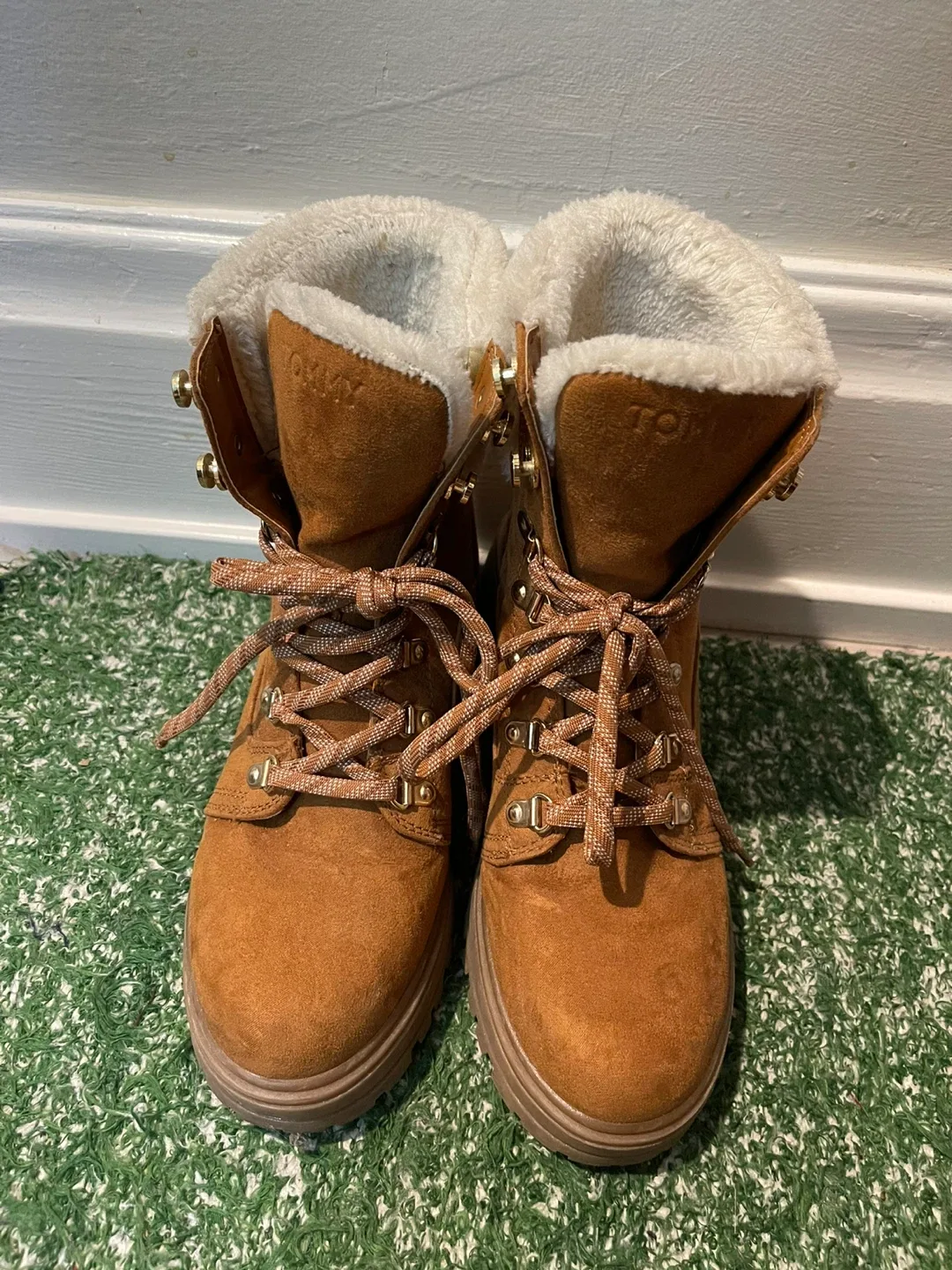 Tommy Hilfiger Brown Winter Boots #cleanout
