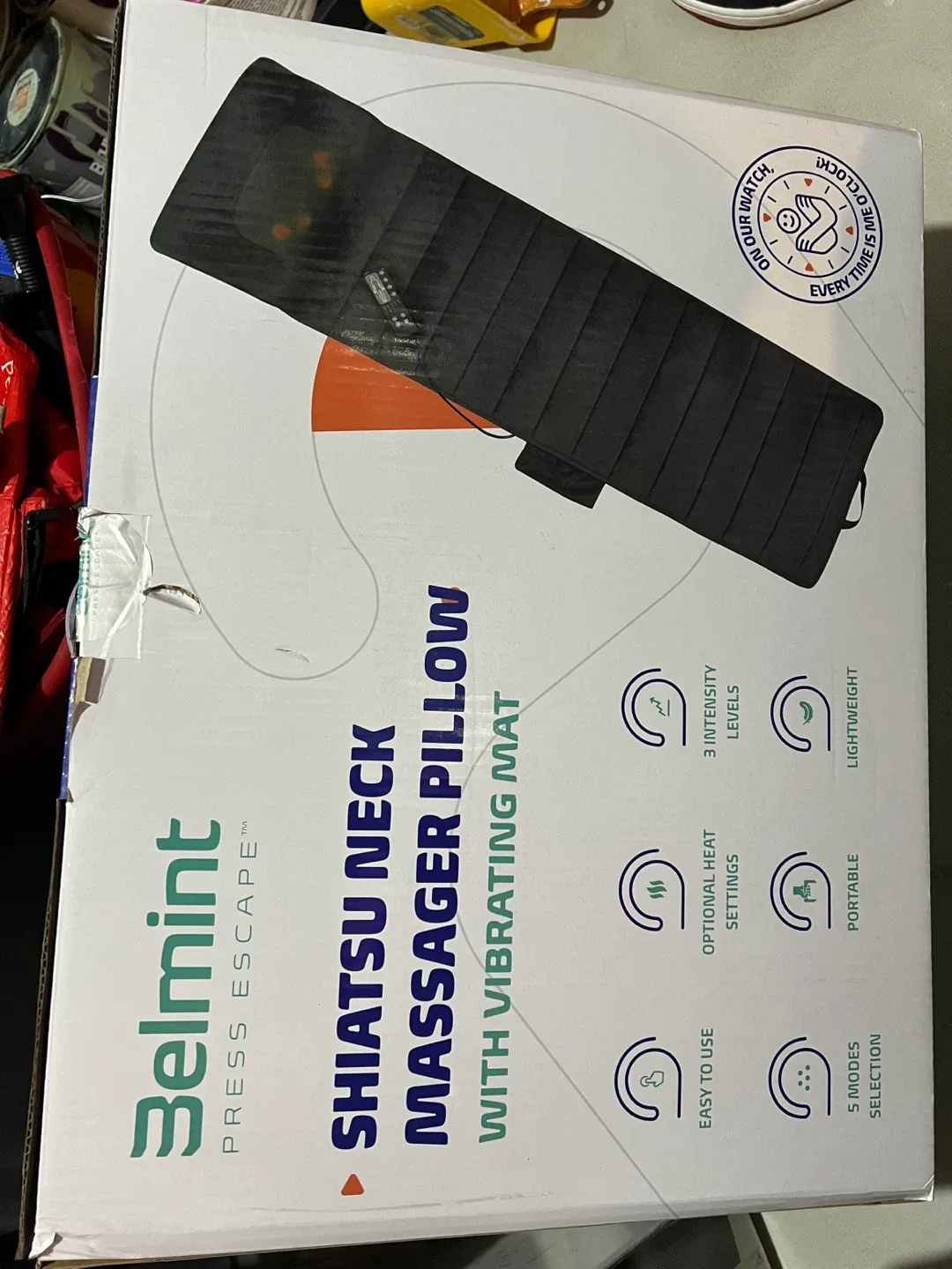 Belmint Shiatsu Neck Massager Pillow with Vibrating Mat image indicator(2)