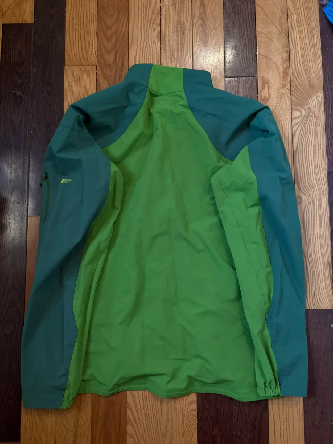 MEC Mountain Equipment Co-op Jacket XL tnf acg image indicator(6)