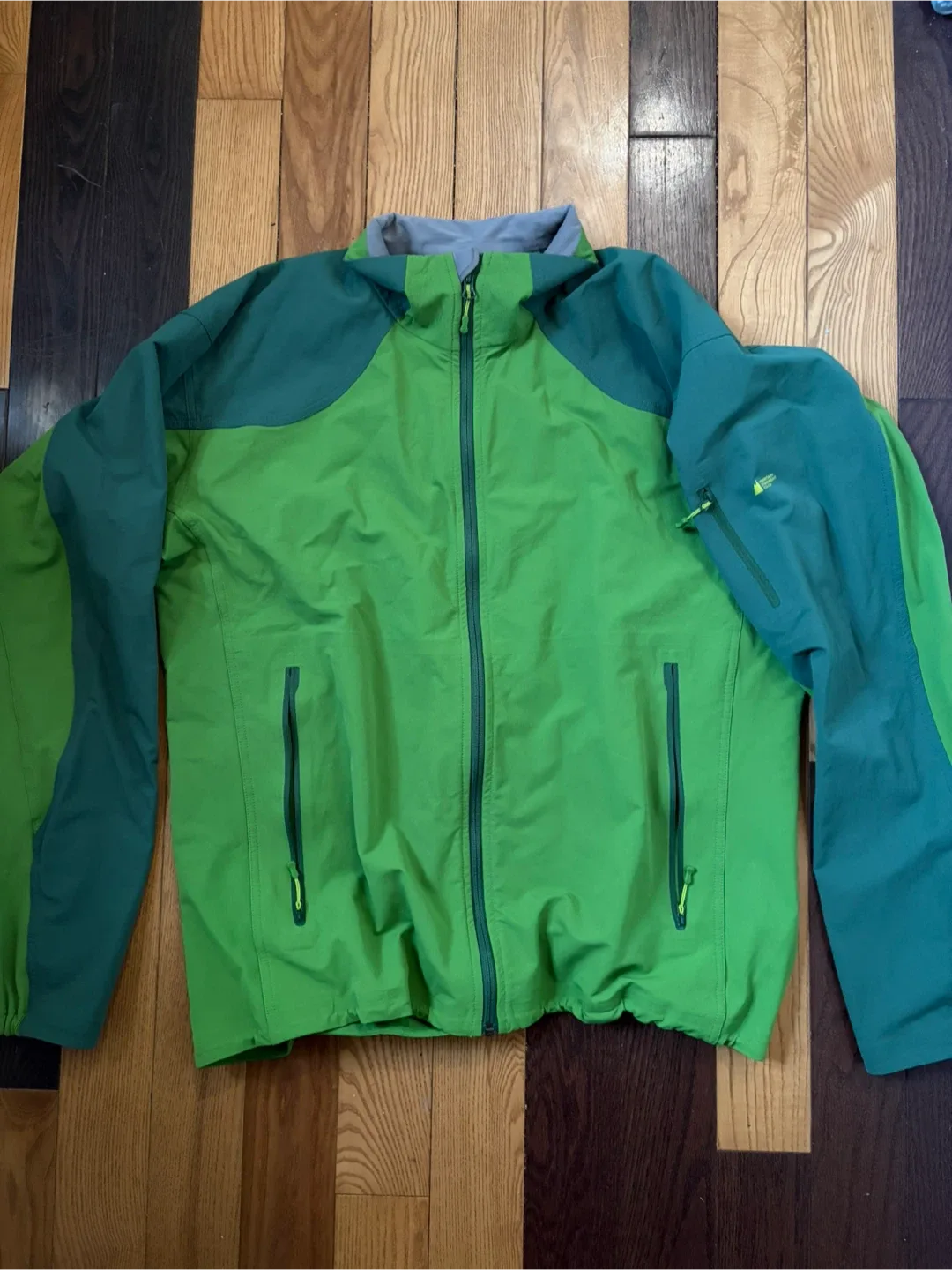 MEC Mountain Equipment Co-op Jacket XL tnf acg image indicator(5)