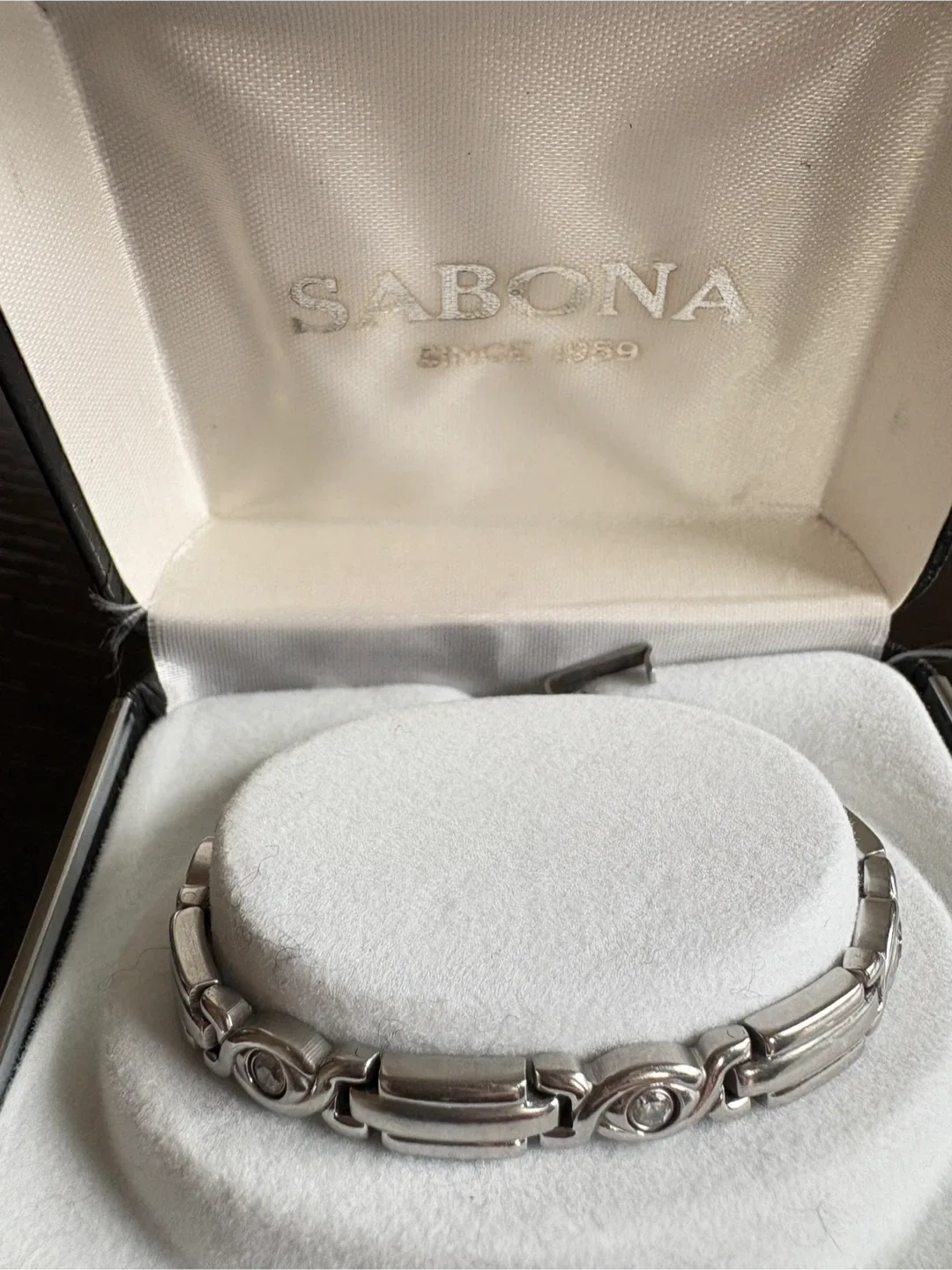 Sabona Magnetic Bracelet image indicator(2)
