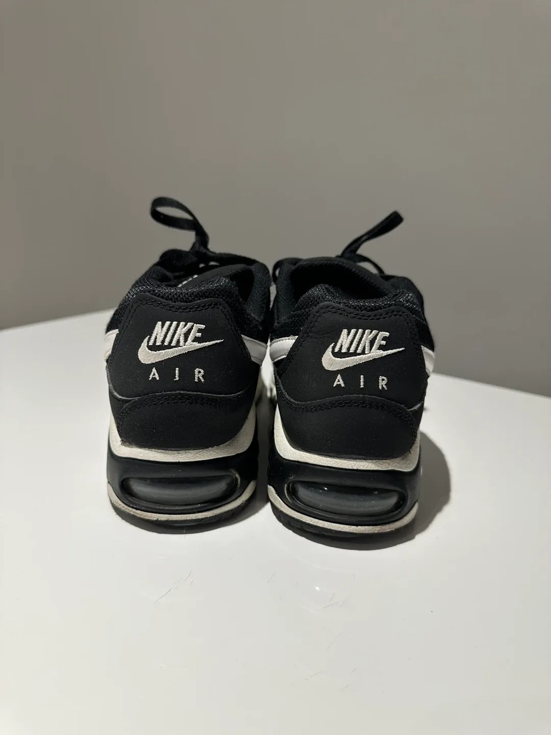 Nike Air Max Black/White image indicator(3)