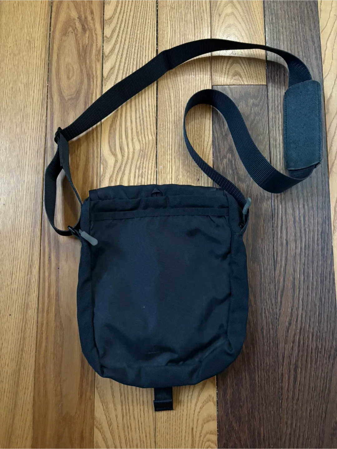 Mountain Equipment Co-op MEC Shoulder Bag image indicator(4)