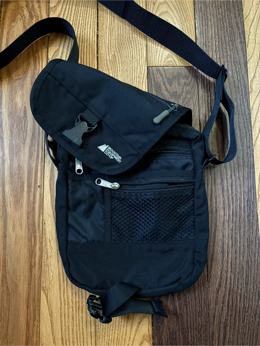 Mountain Equipment Co-op MEC Shoulder Bag image indicator(3)