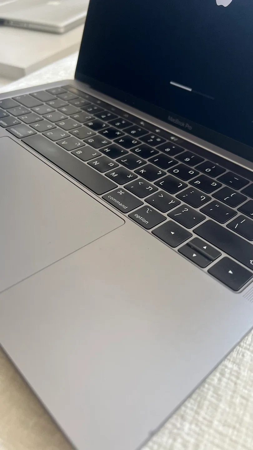 MacBook Pro 13-inch, 2019, original condition (never opened) image indicator(5)