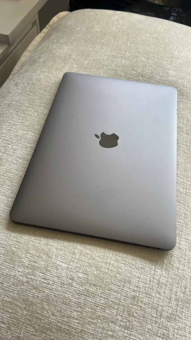 MacBook Pro 13-inch, 2019, original condition (never opened)