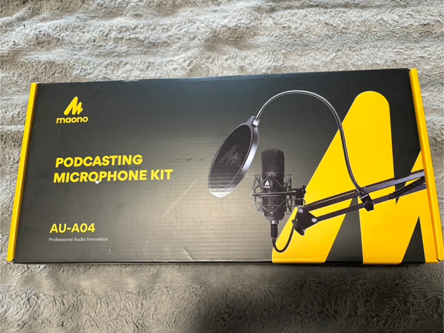 New Maono AU-A04 Podcasting Microphone Kit