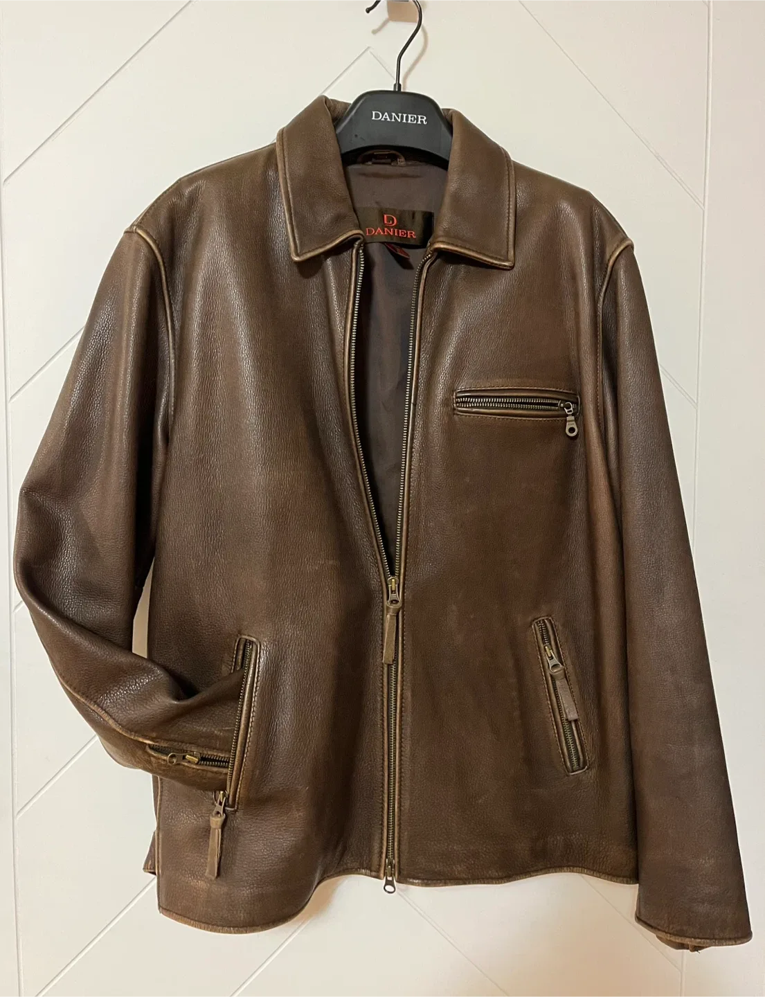 Danier Leather Jacket Men Size L image indicator(4)