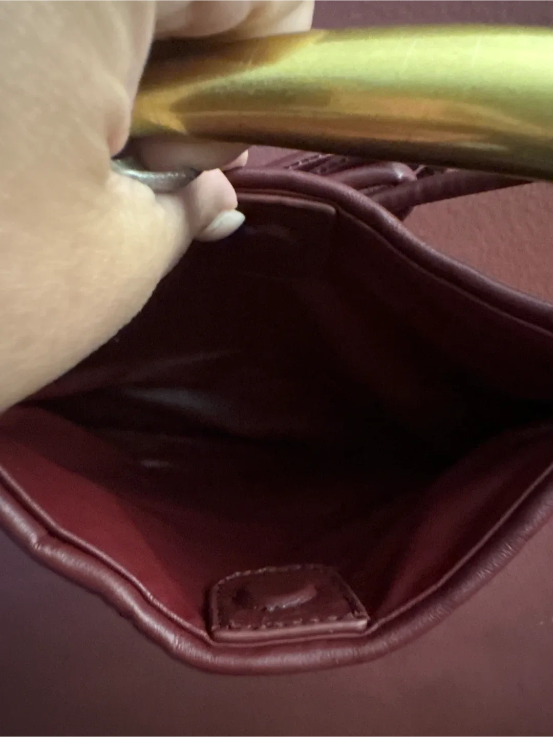 CEOS Burgundy Woven vegan Leather Handbag image indicator(4)