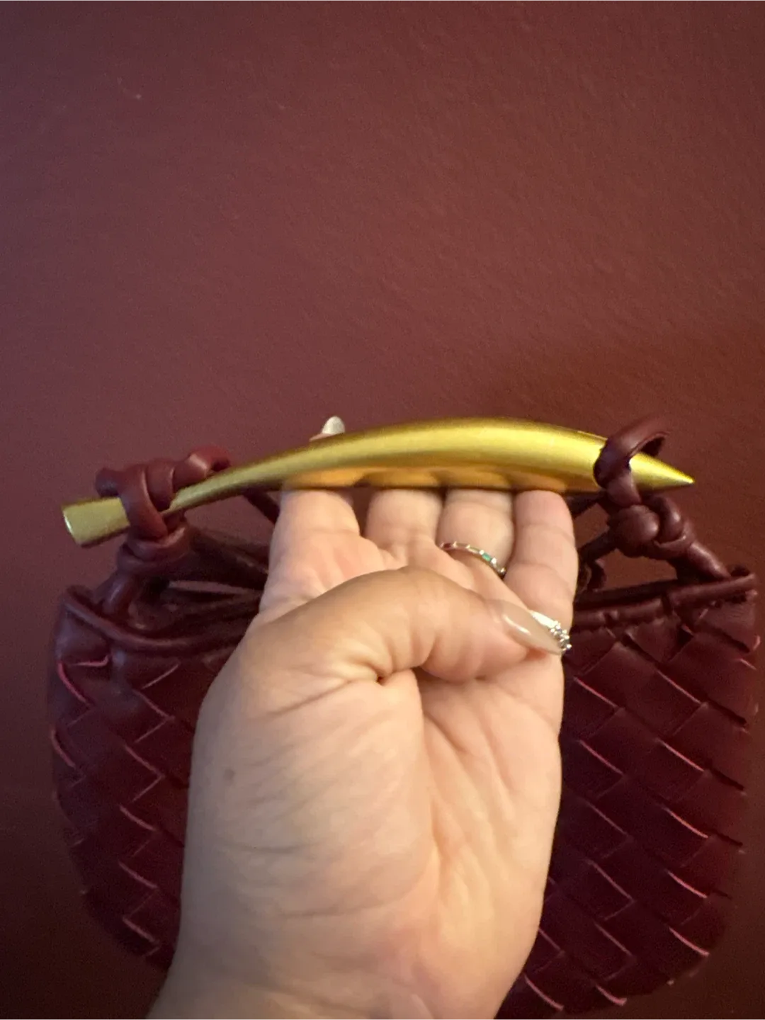 CEOS Burgundy Woven vegan Leather Handbag image indicator(7)