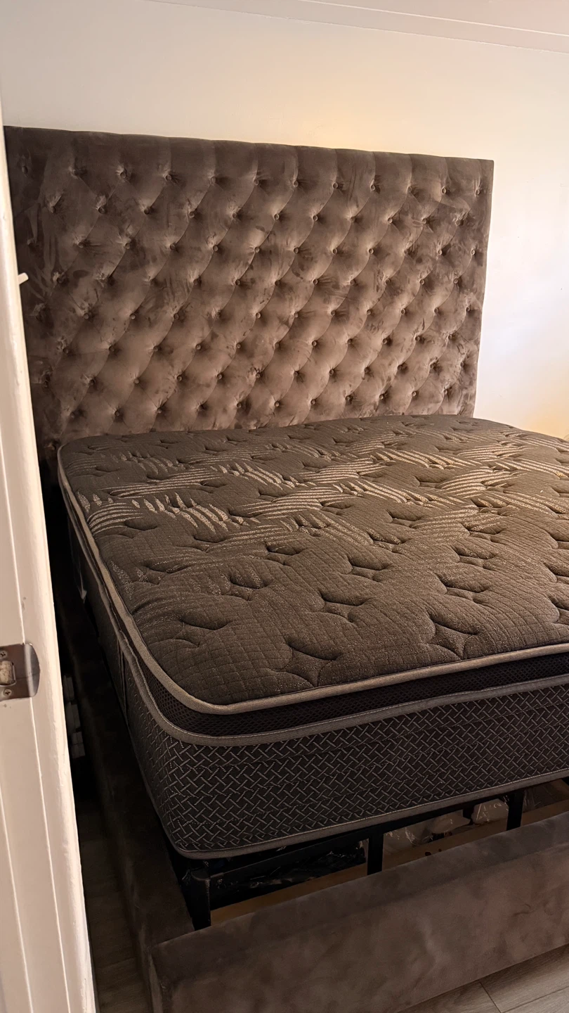 Luxury King Bed Set – Tufted Headboard + Premium Mattress