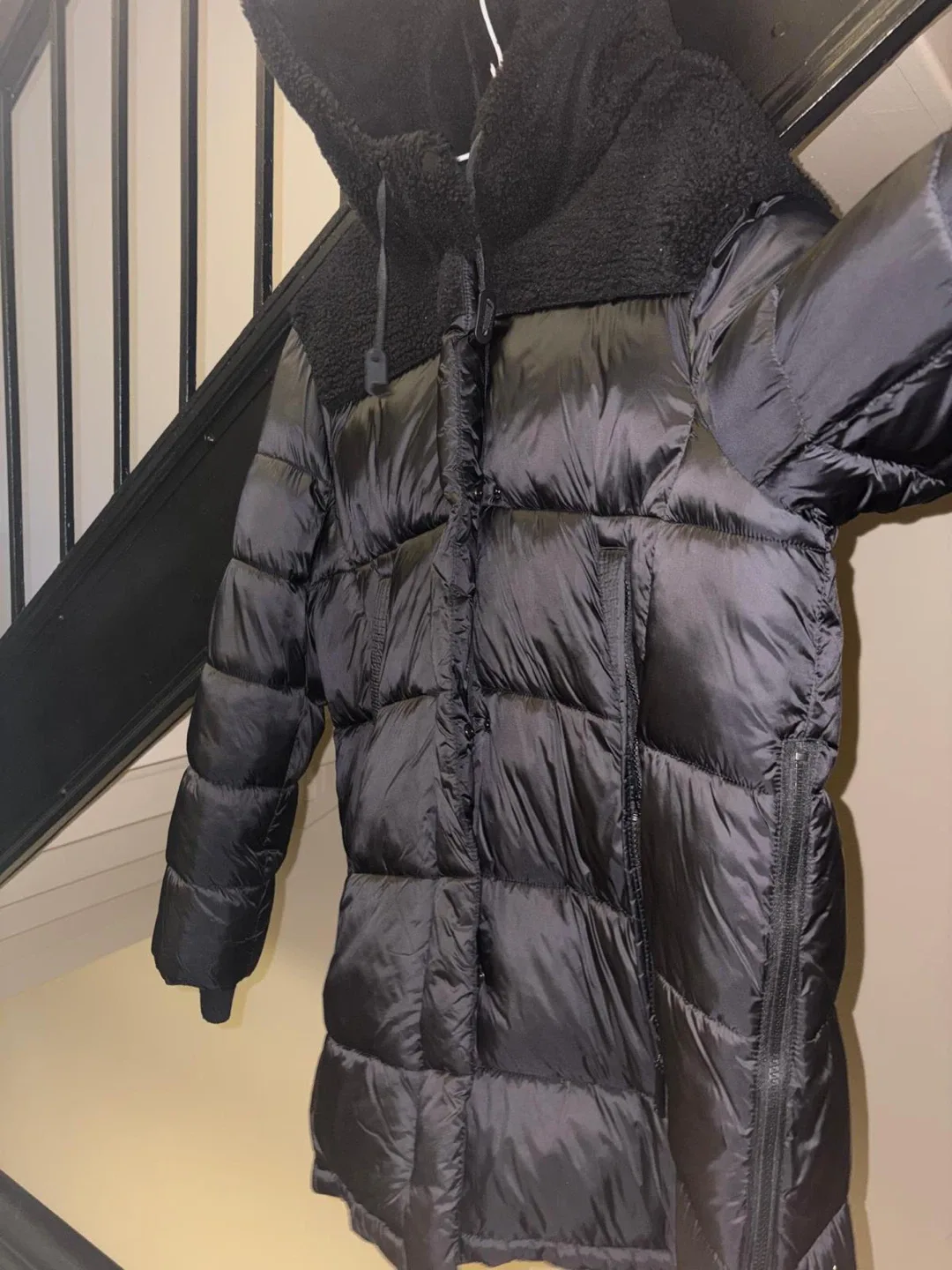 Koolaburra by UGG Black Puffer Jacket image indicator(5)