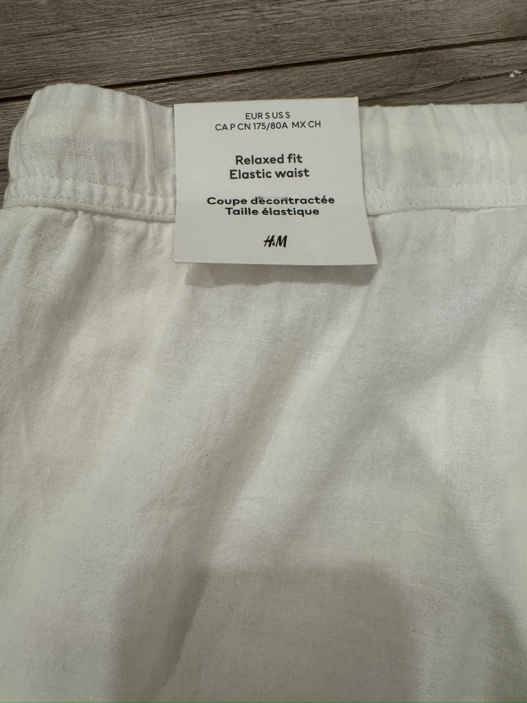 H&M Relaxed Fit White Pants and Tshirt - Size S - photo 3