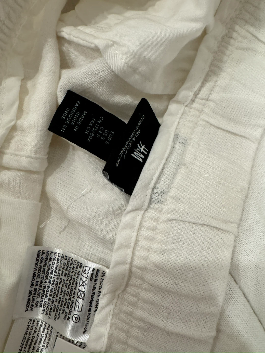 H&M Relaxed Fit White Pants and Tshirt - Size S - photo 4