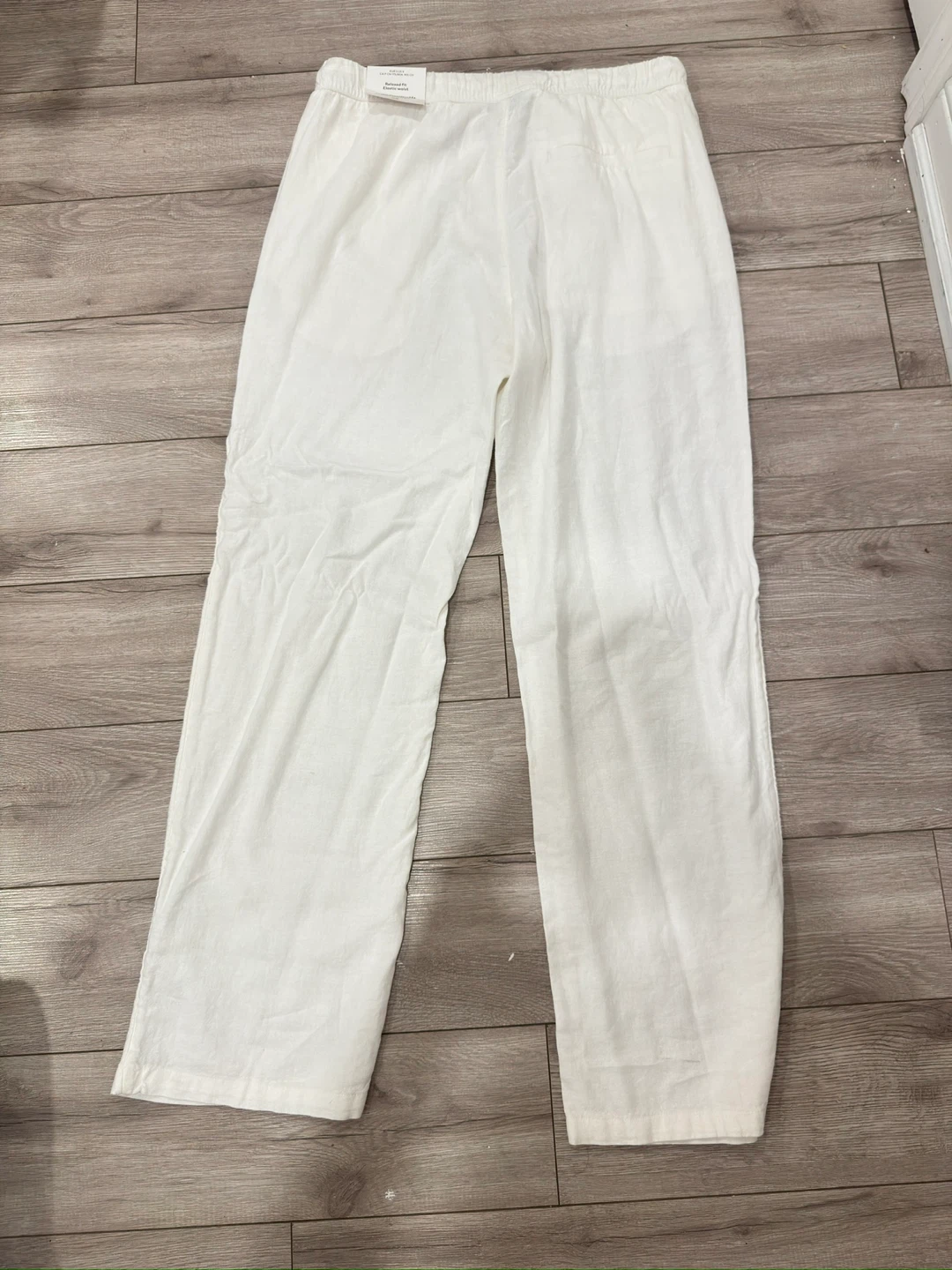 H&M Relaxed Fit White Pants and Tshirt - Size S - photo 2