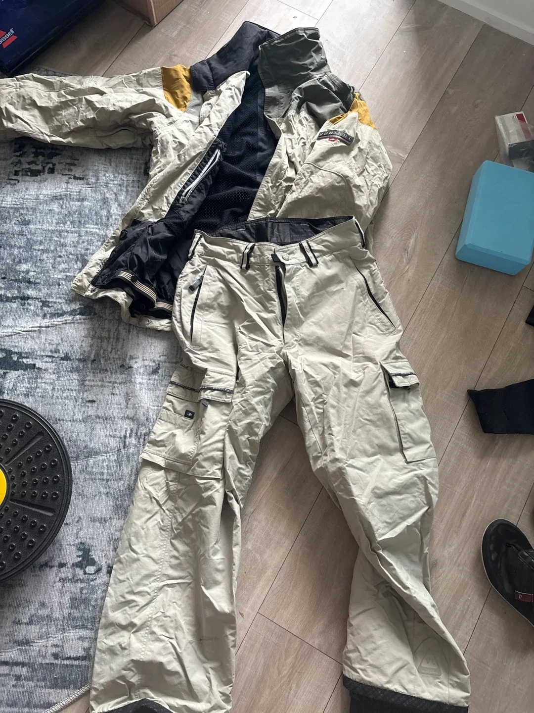 Bonfire Snowboarding Jacket & Pants Set image indicator(4)