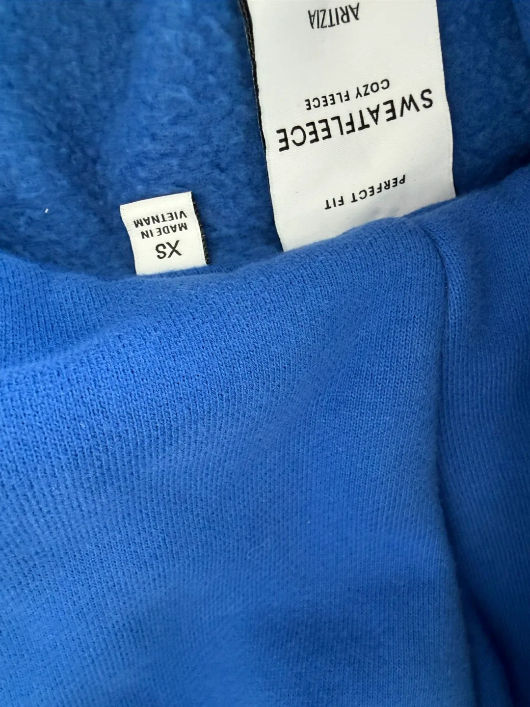 Aritzia Perfect Fit Blue SET with pants image indicator(6)