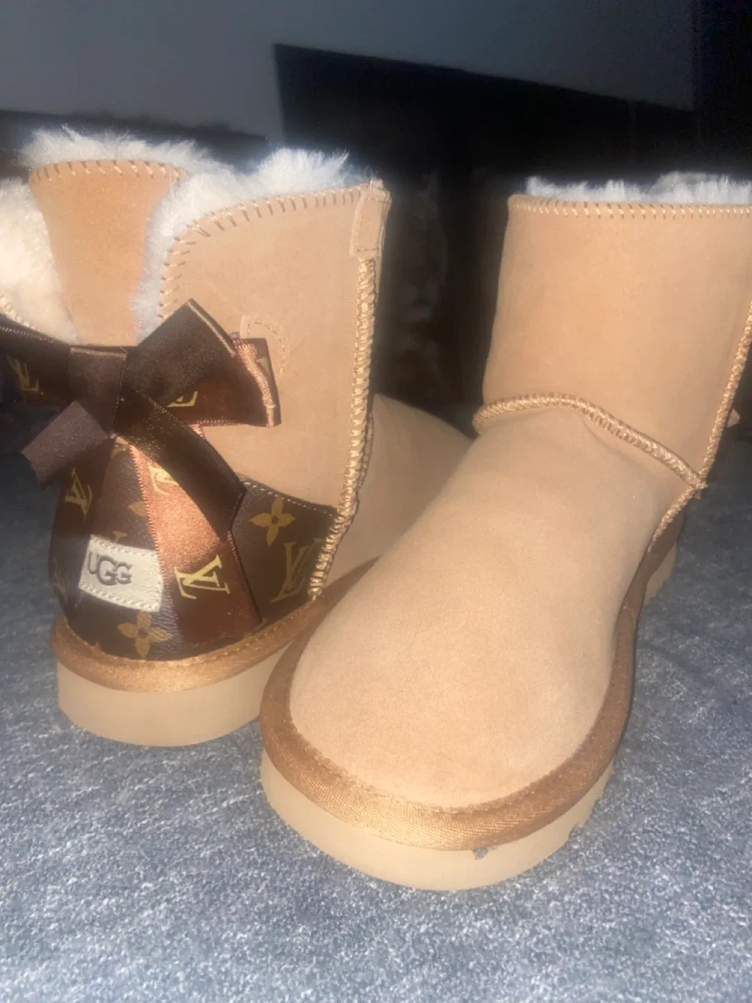 Louis Vuitton Uggs image indicator(2)