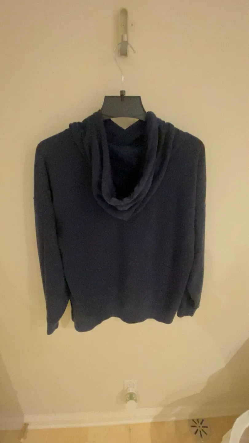 GAP Hoodie - Size M #Cleanout image indicator(2)