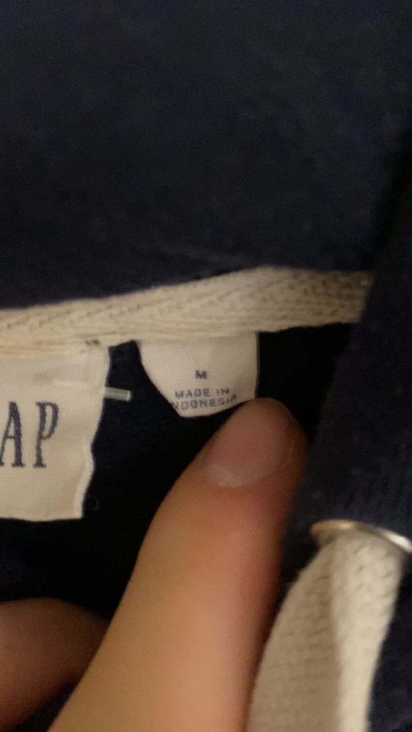 GAP Hoodie - Size M #Cleanout image indicator(4)