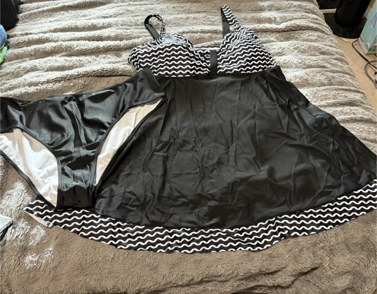 Shein Black & White Swimsuit image indicator(3)